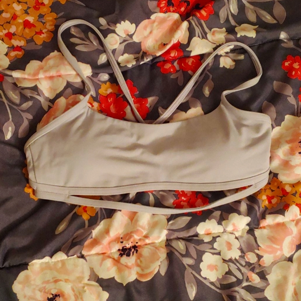 Lululemon strappy sports bra